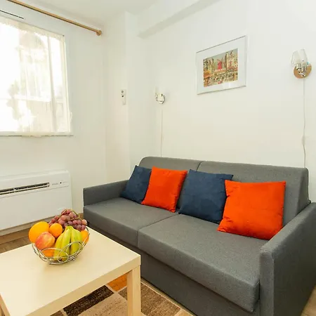 Champs Elysees & Arc De Triomphe - Cityapartmentstay * Paris